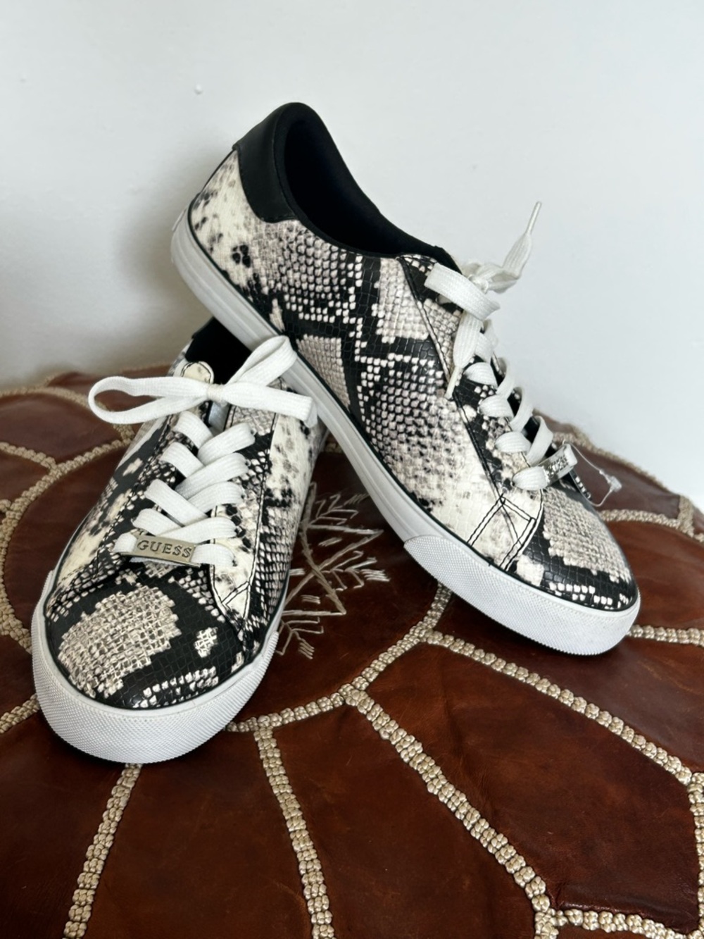 GUESS Garit Snakeskin Print Low Top Sneakers Lace Up Streetwear Edgy Chic Python